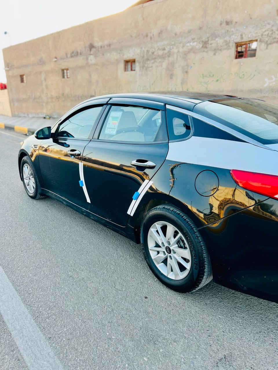 السلام عليكم كيا اوبتيما 2017 خليجي مكفوله من الصبغ والتبديل والضربه بيه بارد بسيط رقمه واسط دولي بسمي سنويه 31 جديده مكينه 2000 دوش كيرر مكفولات تبريد حداديه جاهزه مواصفات حساسات كامره تبريد قطعتين 
سعره 130 وبيه مجال 
***********
***********

