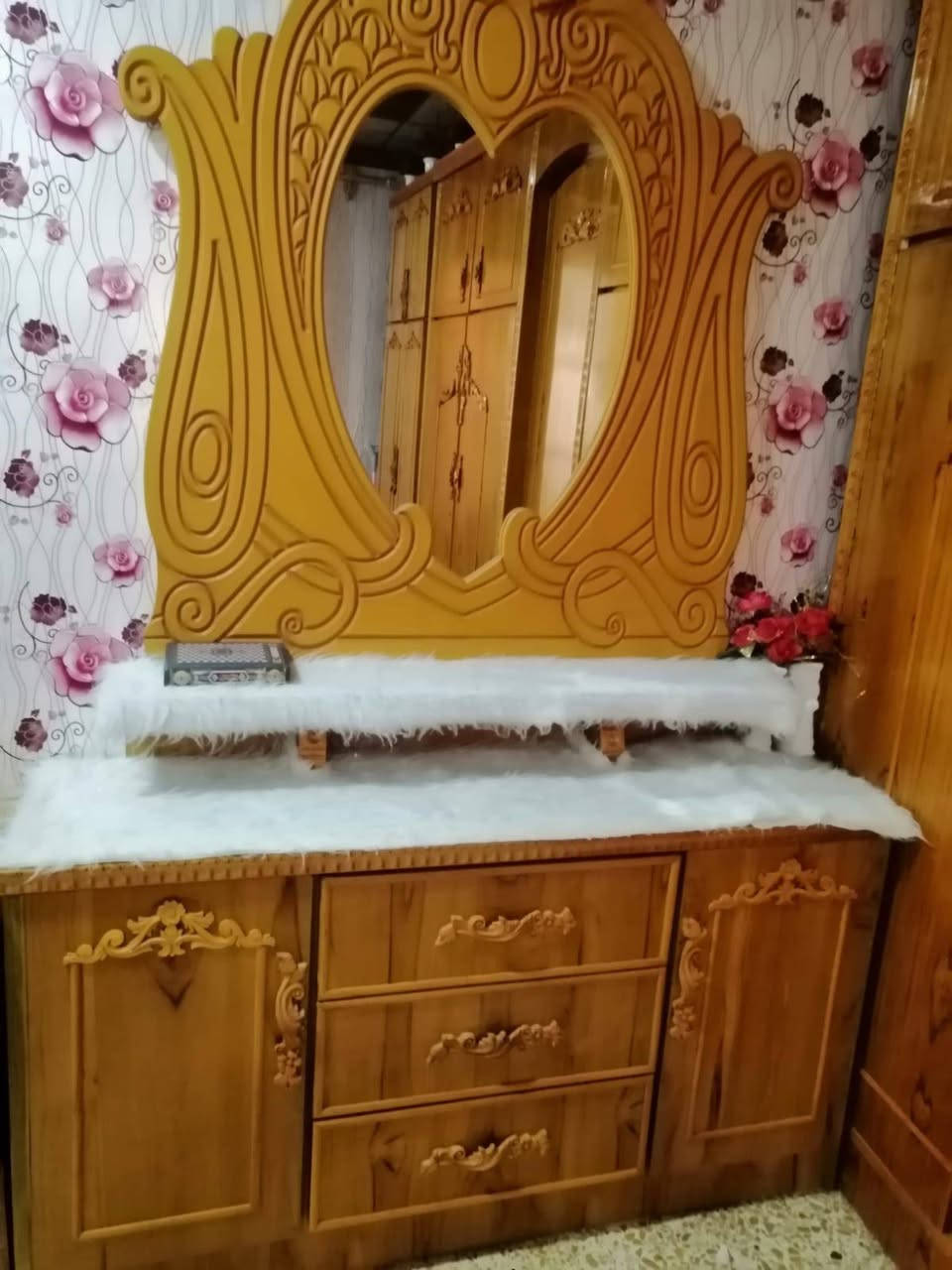 للبيع غرفه جديده لوك 
نظافتها 100/100
سعر مليون، 150
 اي استفسار اتصل عل رقم
***********
وبي واتساب
