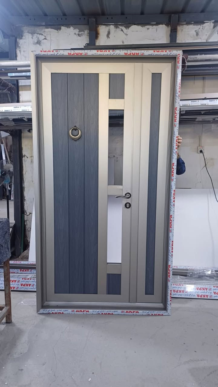 مستعدون لعمل كافه اعمال المنيوم محجرات ابواب شبابيك متنوعه كيرتن ول ابواب قاصه ابواب رئيسيه خارجيه استفسار ***********
***********
