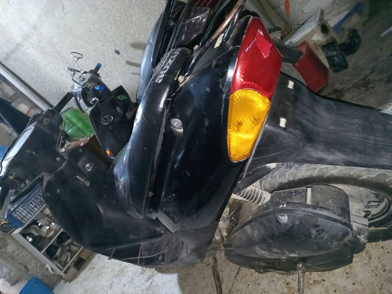 دراجه ساسوكي ٦٠ ياباني نكره وحده شلعه ومعدل سعرها ١٥٠ الف مكاني بغداد الحريه رقم ***********
