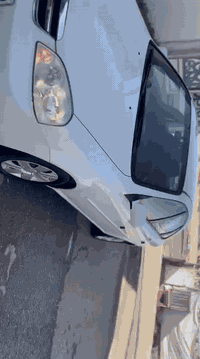 السلام عليكم اوبتره موديل 2014 رقم اربيل هزه جديده سنويه جديده أنا الشرعي شرط التحويل بدون صبغ فقط الدوسه وشويه من الهلال سياره جديده للاستفسار الاتصال ب *********** مكان السياره موصل
