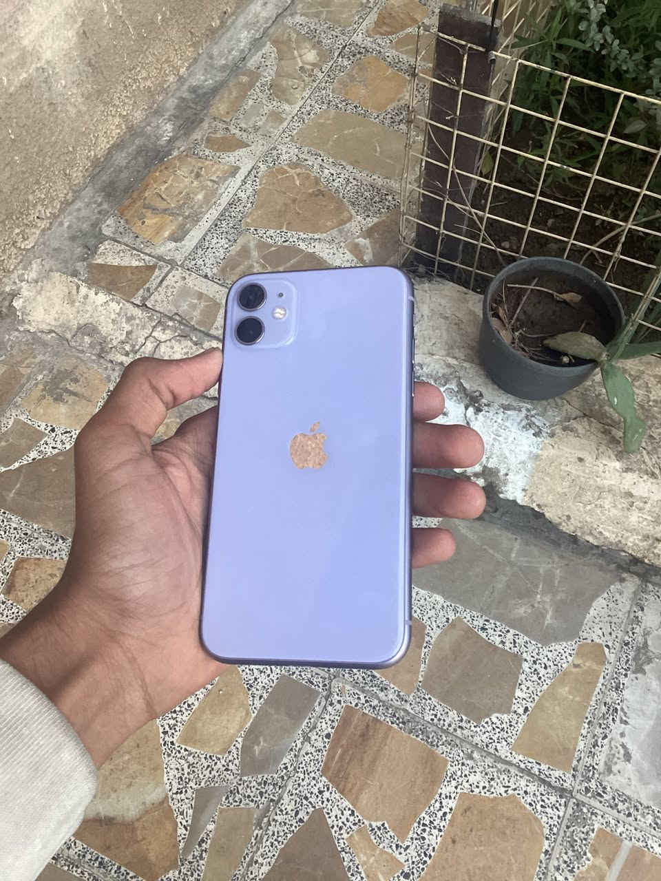 ايفون ١١ عادي ذاكرا 128 فيس ايدي شغال سعرا 185مكاني بغداد حبيبيه ***********
