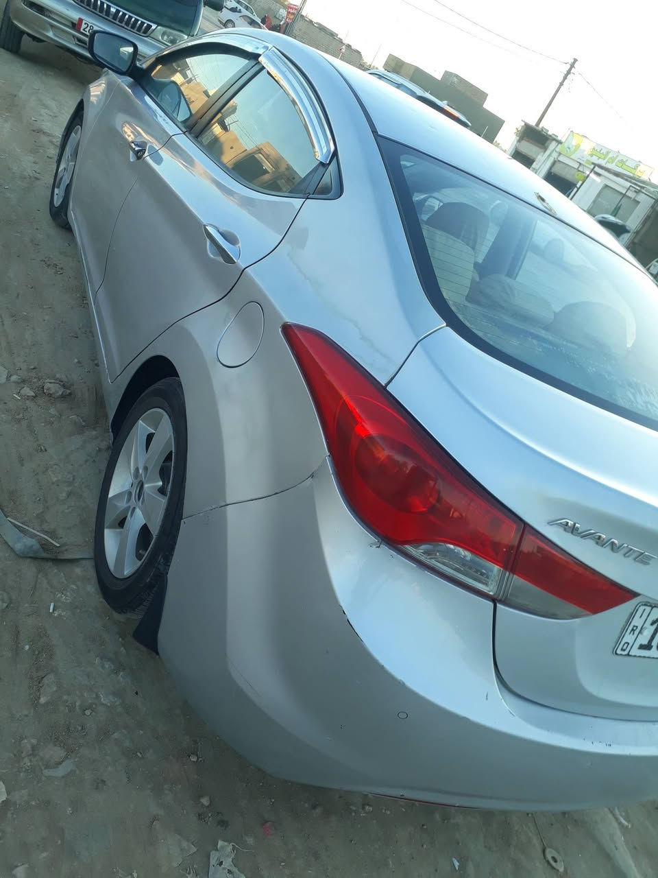 السلام عليكم
سيارة افانتي مؤديل  2011 
سيارة متعؤب عليها ادامه كامله 
تخم تاير فيت بم جدد بلكات 
تبريد ثلج تدفئه كير ممتاز 
مكينه 1600 GDi لا تبخير ؤلا تنقيص 
سنؤيه ؤلؤحات ؤهزة جدد
حداديه نص عمر 
بيها جاملغين جراد ؤباب صبغ الخلفي 
بيها شخؤط ؤ دحجات خفيفه بالجهه اليمنه مثل ما مؤضح بالصؤر 

مكاني ناحية الحريه 

ب 98 ؤبيها مجال قليل سياره متعؤب عليها ؤبيها ادامه كامله 
***********
