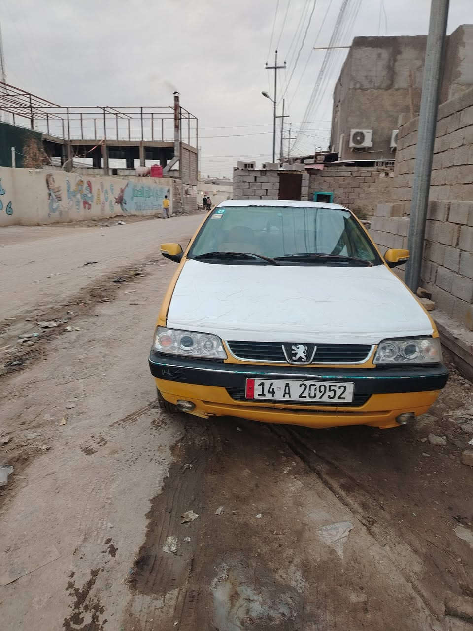 السلام عليكم سياره بيجو. 405.مديل 2012 سياره نضيفه كير نضيف محرك بي بدايت خيط تبخير السياره ما نقصها شي هزه ورقم جديد سنويه 31 السياره مصفره هيئه غرامات كلشي راعيها ب يريد تحويل سعر 35 وبيها مجال المكان البصره الجزيره
رقم ***********
