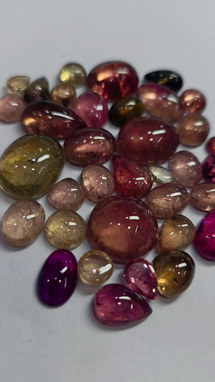 Turmuline cabushan
100 % natural 
Total wt 162 ct 
Pis 36 
Lantch 7 mm to 17 mm 
170 usd dollar for all


**إذا كنت صاحب هذا الإعلان وتريد حذفه لأي سبب، رجاءا أرسل رسالة إلى الدعم الفني**