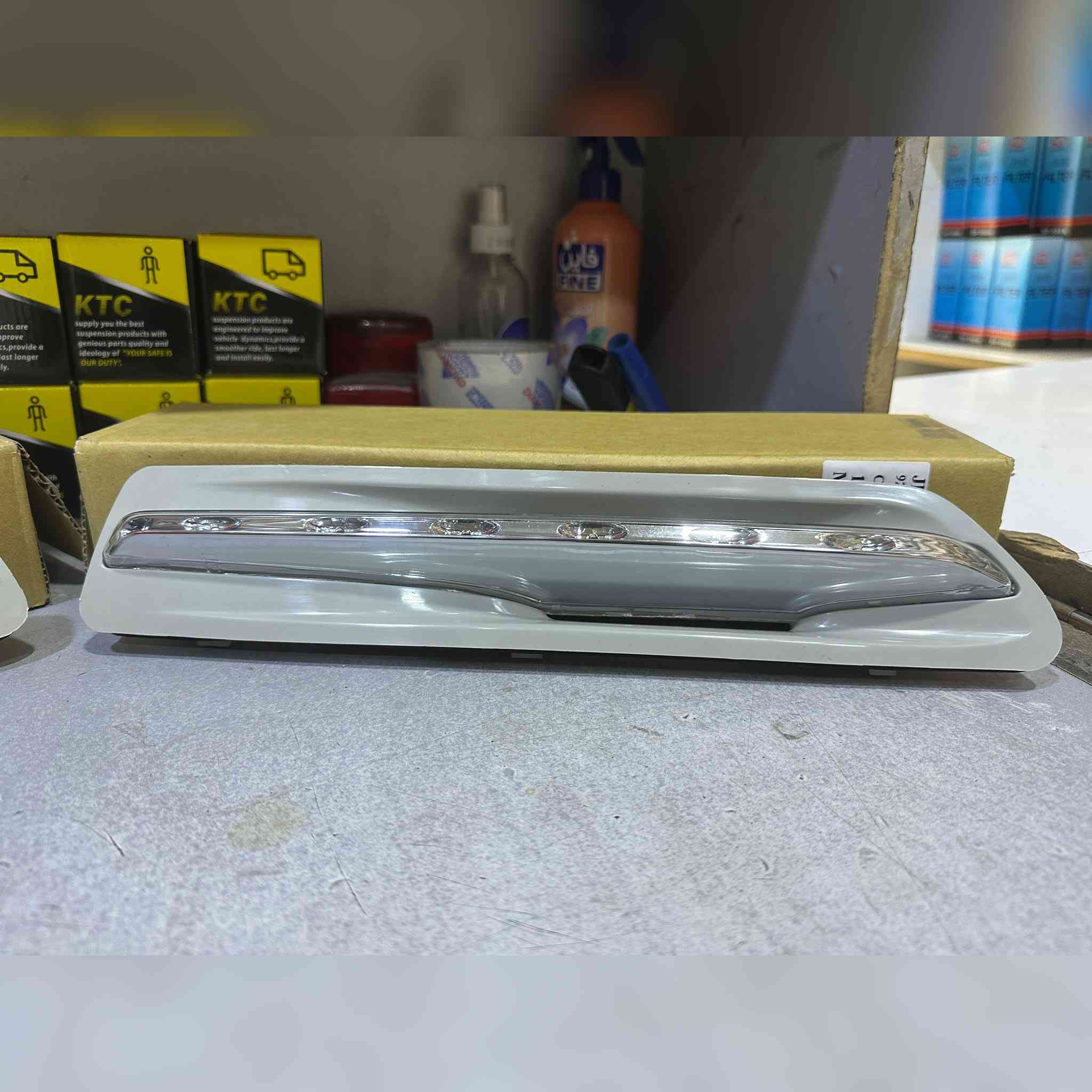 سلام عليكممن رخصه الادمن
 سكن كابرس (بروجكتر )تحت الايت تايواني الصنع خام ينصبغ بلون السياره 
جديد بالكارتون وعندي كميه مفرد وجمله للي يريد يتدلل 
للاستفسار على الرقم واتساب او اتصال
***********
