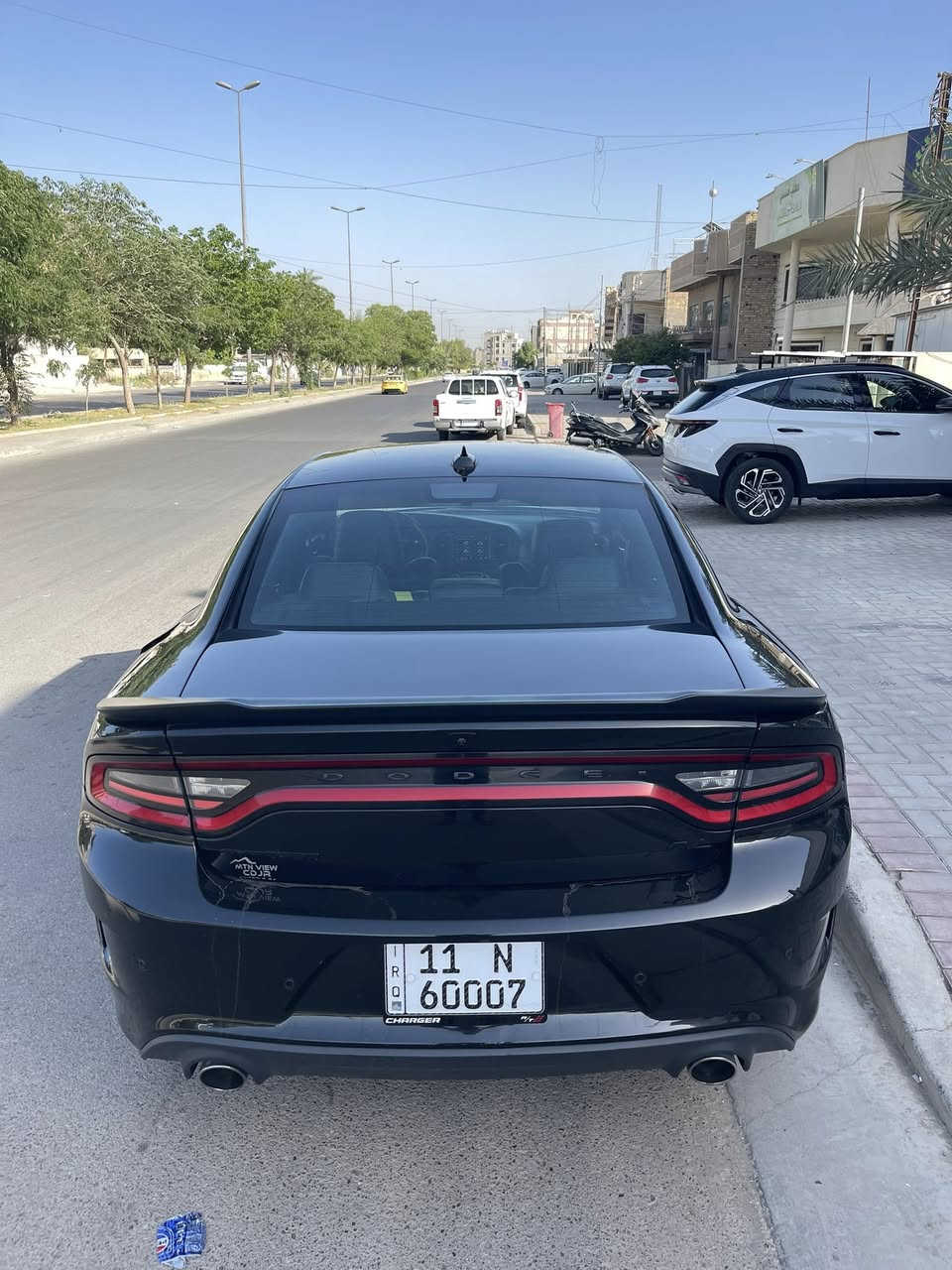 السلام عليكم 
تحيه طيبه  للجميع 
لليدور جديد ونضيف وبلاد ومشي قليل ومواصفات 
جارجر موديل 2023 واردRt  
محرك 5700 cc
ماشيه 24 الف مايل 
السياره فول الفوللل عدا الفتحه 
رادار امامي وتحديد مسار وتوقف 
نقط عمياء 
كشنات كنتارا وكهرباء تدفئه وتبريد وخزن 
ستيرن كهرباء  
سوبر  تراك باك وبعد بيه معروفات 
السياره بدون ايرباكككك بدون ايرباك 
حادثها الويل وجاملخ مبدل نفس اللون وشبر صبغ سبب شخط وواضح كلشي بلصور بجم تبريد راديترات كفاله  كفاله 
رقم السياره يخبل 
مكانها بغداد خدمي المطار للاستفسار 
*********** 
26500 وبيه مجال
