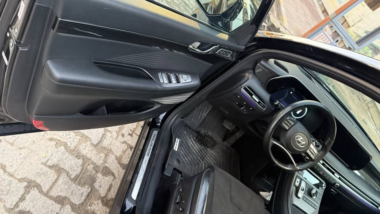 بلسايد كلكرافي  موديل  2024 نايك ادشن
الارباك : 
هونداي بلسايد كلكرافي نايك أدشّن

اللون : اسود
العداد :  57 ألف قابل للزياده            مرقم بغداد الدولي بسمي  
 
الضرر … صندوق الجنطه فقط ע غير كفاله شواصي ولغود كفاله عامه 
المواصفات :- داخل الكشنات شامو و جلد يجي فقط بل نايك ادشن 
1-شاشة عرض داتشو 
2-المحرك   v6    3.8 
3-بصمة تشغيل + بصمة ابواب 
4-اصطفاف ذاتي(تقديم + ترجيع عن طريق الريمونت)  
5-فتحة سقف عدد 2 سقف +بانوراما
6-سماعات هارمن كاردن عدد ١٦
 7-رادار امامي  + خلفي 
8-حساسات امامي + خلفي 
9-كامرات عدد 5  360 درجة 
10-كشنات امامي خزن ميموري 
11-كشنات كهربائي تدفئة وتبريد
12-انارة داخليه (محيطيه) + انارة دشبول 
13-بردات جانبية
14-تبريد مركزي امامي + خلفي منفصل التحكم
15-تحكم ستيرن + شفتات
16-تدفئة ستيرن 
17-مرايا هيتر + تعتيم 
18-صندوق كهربائي شفط + اربع وضعيات فتح صندوق
19-وضعيات قيادة  (٤) فورويل 
20-ويل كب حجم  ٢٠ 
21-اوتو هولد + نقطة عمياء 
22-سايد بريك بصمة + مثبت سرعة
23-شحن وايرلس 
24-إشارات بالمرايا  + إشارات جانبيه
25-اوتو هولد 
26-تحديد مسار
27-شاشة ديجتال كبيرة
28-تشغيل عن بعد .
29-تدليك كشن . مساج 
30-دفع امامي 
31-ماسحات اوتو 
وبعد بيها هوووواي مواصفات معروف الكلكرافي الVIP فول 1/1 

للاستفسار اكثر  الاتصال مكان نجف  

رقم الهاتف:***********
السعر 330 وبيها مجال للشراي
