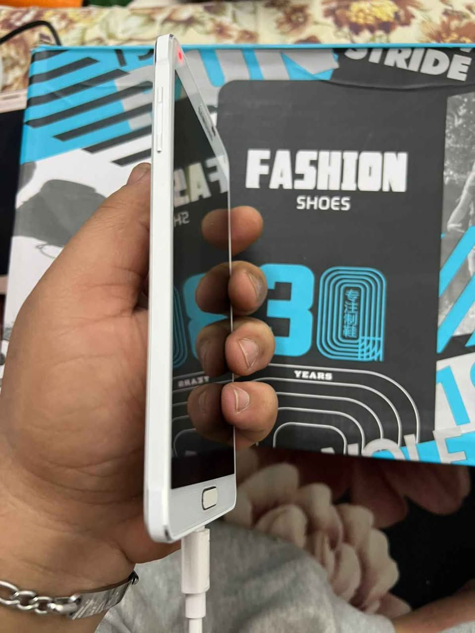 نوت 4 جديد لزكاته بي مكفول بطاريه جديده للبيع فقط السعر 60 الف اسعار ثابته مكاني بغداد الحريه او ساحة عدن *********** وتساب فقط بغداد, العراق
