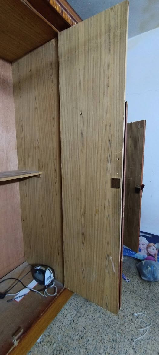 غراض نظيفه مستعمله للبيع باسعار مناسبه
وبيهن مجال بسيط 
مكلف بالنشر من صاحب الغراض 
الكنتور ب ١٧٥ الف
غساله اوتوماتيك الحافظ ب 125 الف
طباخ مصري نظيف  ب ٧٥ الف
ثلاجه ب ٦٠ الف 
رقم الهاتف 
***********
العنوان  بغداد الشعب
