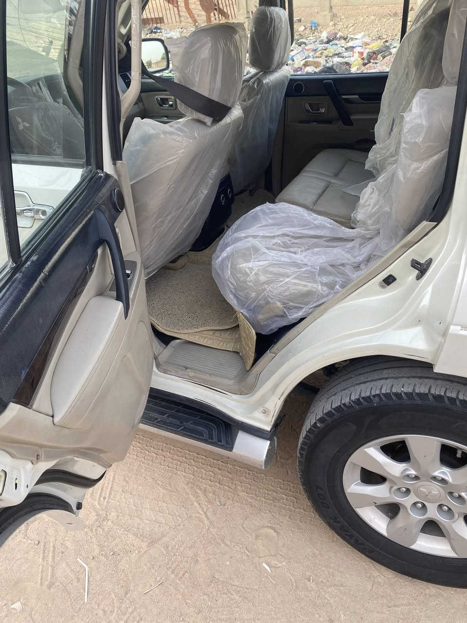 من رخصت مديرالكروب المحترم باجيروموديل 2010كفاله فول مواصفات جاهزهه كل سياره شرط عل فحص تحويل مباشرمكانهه نجف حولي سعر145معه لمجال سياره كلش جديده مذب عليهه اي شي ترهم مراوس تصال عل رقم  سونارمرفق***********
