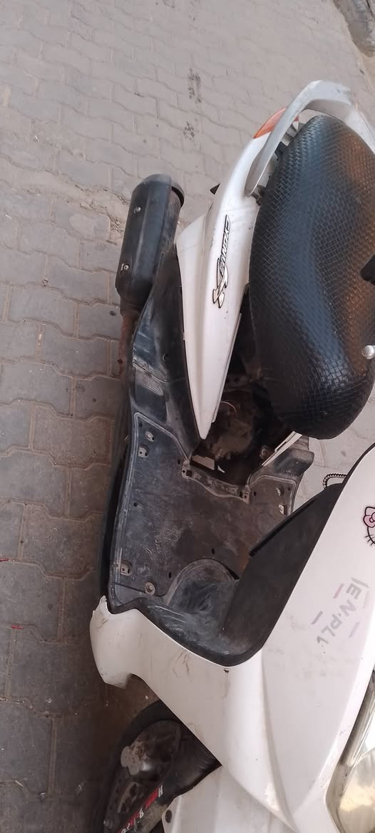 السلام عليكم دراجة سكنس نثية الدراجه كايمه ابيع كوم حديد السعر 250الف وبيهاا مجال الاستفسار الاتصال ***********
