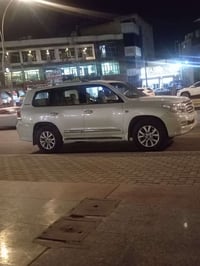 لاندكروز ستينيه للبيع اومراوس مديل 2011 رقم بغداد انكليزي بسمي 0781912...