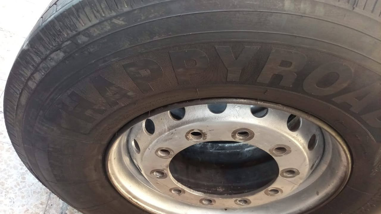 @جوز بلون 385 على 65 على 22 ونص تاريخ صنع 25 مع جنطات ستيرنج جوز اكثر من نص عمرك 0781389232


**إذا كنت صاحب هذا الإعلان وتريد حذفه لأي سبب، رجاءا أرسل رسالة إلى الدعم الفني**