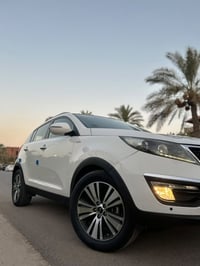 سبورتج 2016 محرك 2400 فور ويل  ماشية120الف السيارة جداً نظيفة  تبريد ق...