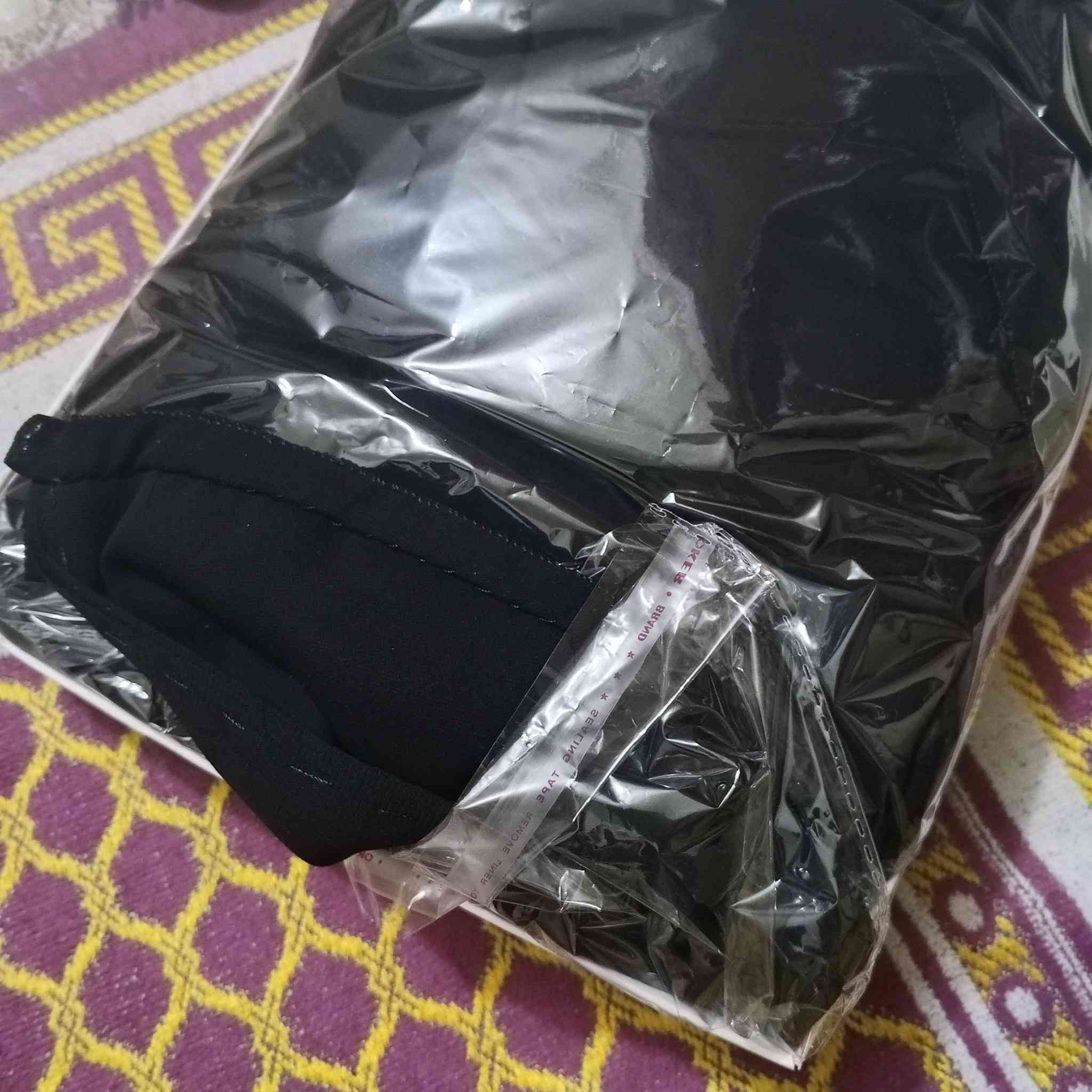 عبايه خيطتها اجديد وملبستها بس مره مجلس عزاء داخل البيت اريد ابيعها محتاجه  سوادها كلش حلو هذا اخياطها درجه اولئ اقماش الشيخه ماخذتها 50 اخياطها 40 اريدها ب80 بيها مجال


**إذا كنت صاحب هذا الإعلان وتريد حذفه لأي سبب، رجاءا أرسل رسالة إلى الدعم الفني**