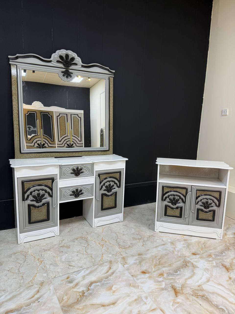 💗💗تخفضات تخفيضات 🌹🌹💞

غرفة اخشاب  بسعر 950 ألف ❣️❣️

عدد القطع  ٧ قطع 😍
🔺1 //جرباية  قياس  ١٦٠ × ٢٠٠ 
🔺//ميز جانبي ايسر 
🔺2// وميز  جانبي  
🔺3// زاوية  
🔺4// وميز بلازمه  
🔺5//وميز مراية 
🔺6// وكنتور ٦ باب  ارتفاع مترين و١٥ طول ٣ متر و١٥

القطعه الثامنة حسب الطلب شازلون
سعرها ٥٠ الف ❤️

#العراق #الديوانيه #السماوه #البصرة #بغداد #محافظات_العراق #كربلاء #النجف #الحله #الناصرية #الموصل #كركوك #الكوت #تكريت #بابل #ديالى #الرمادي #العماره #غرف #نوم #تخم #ديوان #كاونتر #مرجوحة #اجهزه #كهربائيه #اثاث #متنوع #غرف_نوم


**إذا كنت صاحب هذا الإعلان وتريد حذفه لأي سبب، رجاءا أرسل رسالة إلى الدعم الفني**