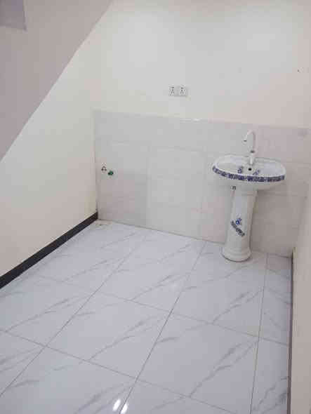 بيت الإيجار طابقين منطقة مقابل بهادريه شارع داخل أجاره ٥٠٠ بيت جديد ٢ غرفه ومطبخ صاله واستقبال وصحيات عدد ٢ الاستفسار ***********
