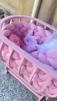 سرير طفل جديد كل ملحقاته ويا السعر ٦٠وبي مجال مكلفه بنشر يريده يتصل ع ...