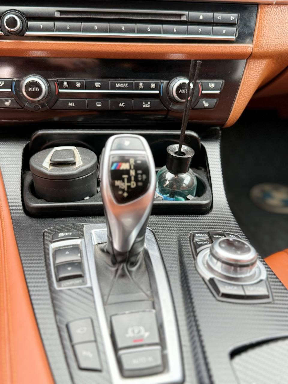 BMW 2013 
حجم 530i F10
وارد خليجي 
شركة العروش
رقم اربيل
سنوية جديده بسمي 
محرك 6 سلندر 
بدون توربو لوزن قصير 
كير ومحرك شرط
ماشيه 200
لون ابيض داخل قرميدي
5 كامرات 360 درجة
5 بردات 
تشغيل بصمه 
شاشه كبيره
بصمة أبواب
كشنات جلد
حساسات أماميه خلفيه
شفتات بالستيرن 
انضمة قياده
كشنات كهربائي
أبواب شفط 
بيها قطعتين صبغ بدون ضرر داخلي
بيع و مراوس حسب القناعه
 

مكان السياره موصل 
***********
