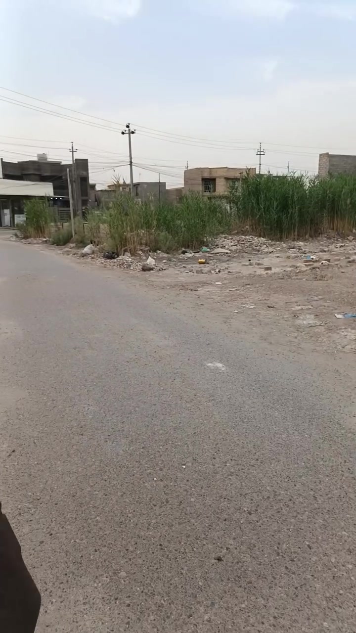 سلام عليكم بيت البيع بل جغيفي الثانية مساحه 150متر بيت بناء 🏢بلوك مي كهرباء كله واصل مدراس سواق صيدلية كله قريب عليه شارع تبليط للاستفسار عله رقم ***********
