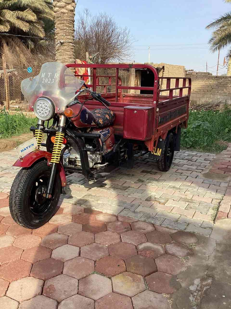 دايوان موديل 2017 اوراق كاملة الأصولية،،  تخم تاير جوبلس  ،،  كهربائات كلها تعمير جديد 
مكينة جديده شلعه لا تنقص لا تبخر ،، ستوته جاهزه مجهزه السعر ( مليون و 300 ) بيها مجال
مكان / الكوت / الدجيلي / ***********
