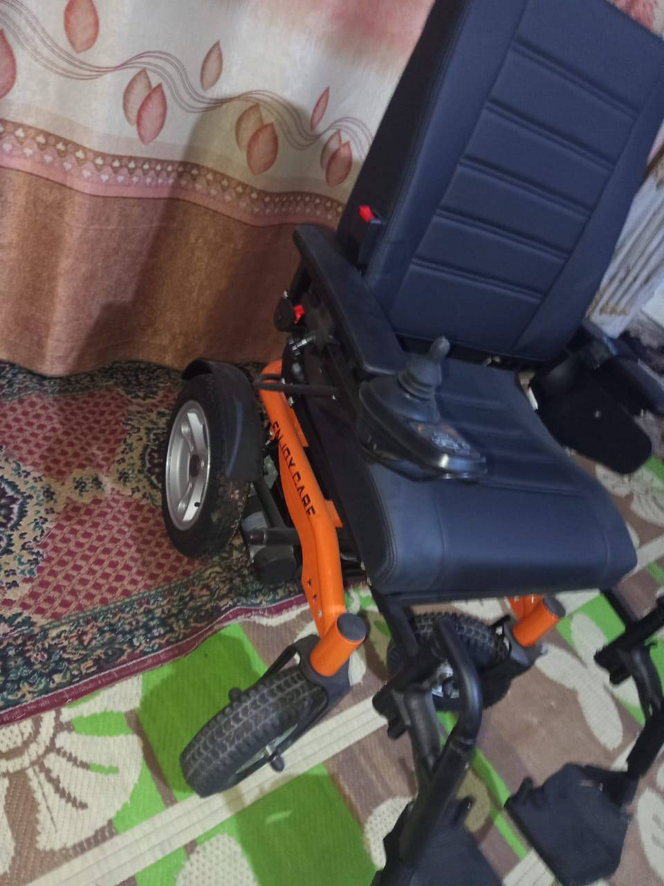 السلام عليكم عربانه شحن جديده للبيع استفسار وات ساب ***********
