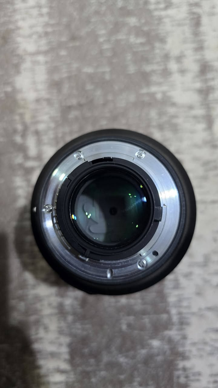 عدسة نيكون فول فريم 85ملم للبيع نظافة 90% ببؤرة f/1.8 مكاني الحله قرب جامعة المستقبل توصيل ماعندي *********** واتساب

