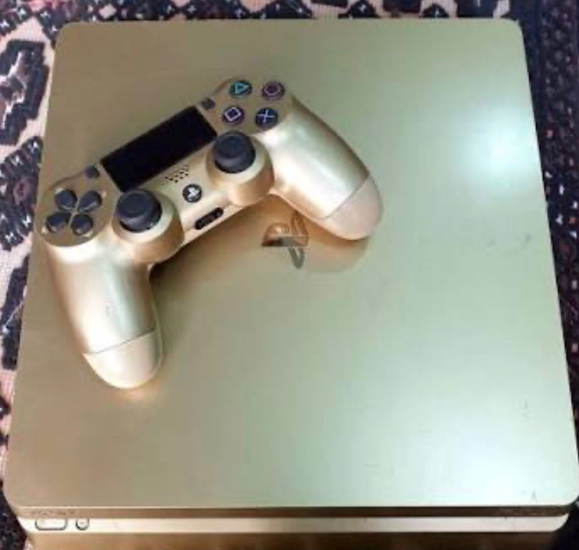 بلي فور سلم اون لاين لا مفتوح ولا مصلح لوك لون ذهبي باندل ذاكرة ٥٠٠ ويا جوستك الأصلي مالتة سعرة ٢٣٠ وذا تريد الجوستك الأصلي الثاني مالتة يصير ب٢٥٠ العنوان بغداد الشعب ***********
