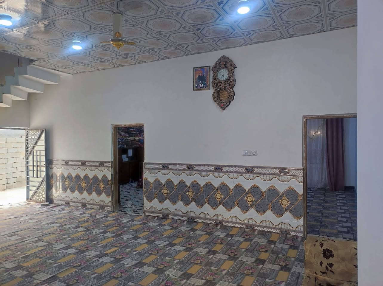 بيت للبيع زراعي يتكون من ثلاث غرف نوم صاله مطبخ ديوان صحيات خارجيات كونكريت بناء حديث مساحه الارض 500 مساحه البناء 220 عنوان الزبير دور الدواجن استفسار ***********   أسعر 55

