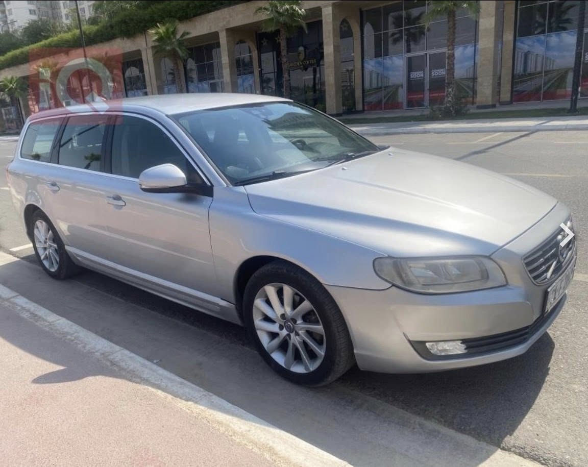 volvo
v70
موديل2016
سياره جديده مكفوله كفاله عامه بدون حادث و صبغ
رقم و سنويه جديده فول مواصفات بدون سلايت كير و مكينه بشرط 
سعر 105
بي مجال شويه 
رقم***********

