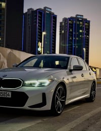 BMW 330 xi 2023 ( M package ) Twin power turbo ماشيه 27 كيلووو  المواص...
