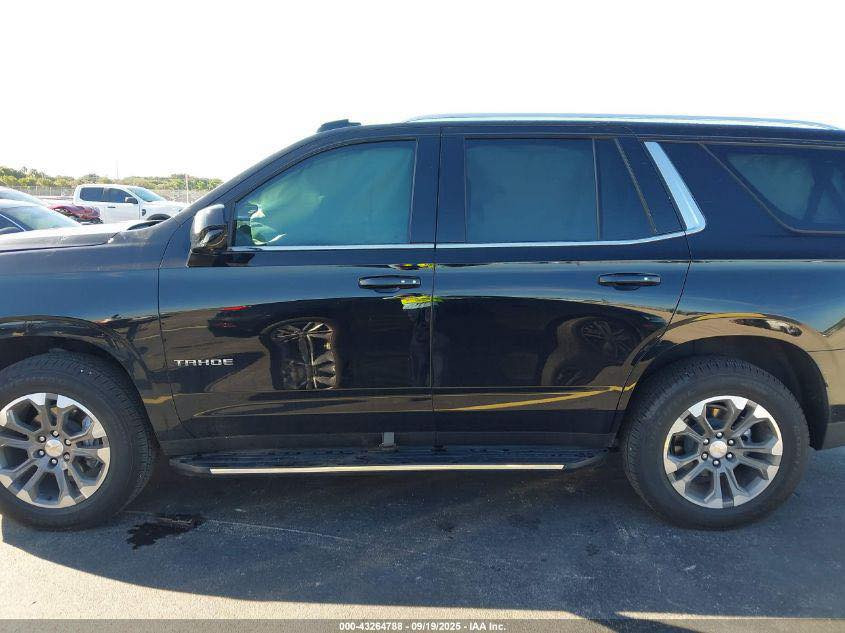 السلام عليكم
LS 2025 تاهو

‎كامرات 360 درجه
شاشة جبيرة
LED لايت
رادار امامي خلفي
كراسي كهرباء
ثلاجة
ومعروفه لمواصفات لباقيه  
 ‏أبيع بدون تصليح 
موقع منطقة  الحرة 
السعر : 445 ورقه وبيها مجال 
***********
