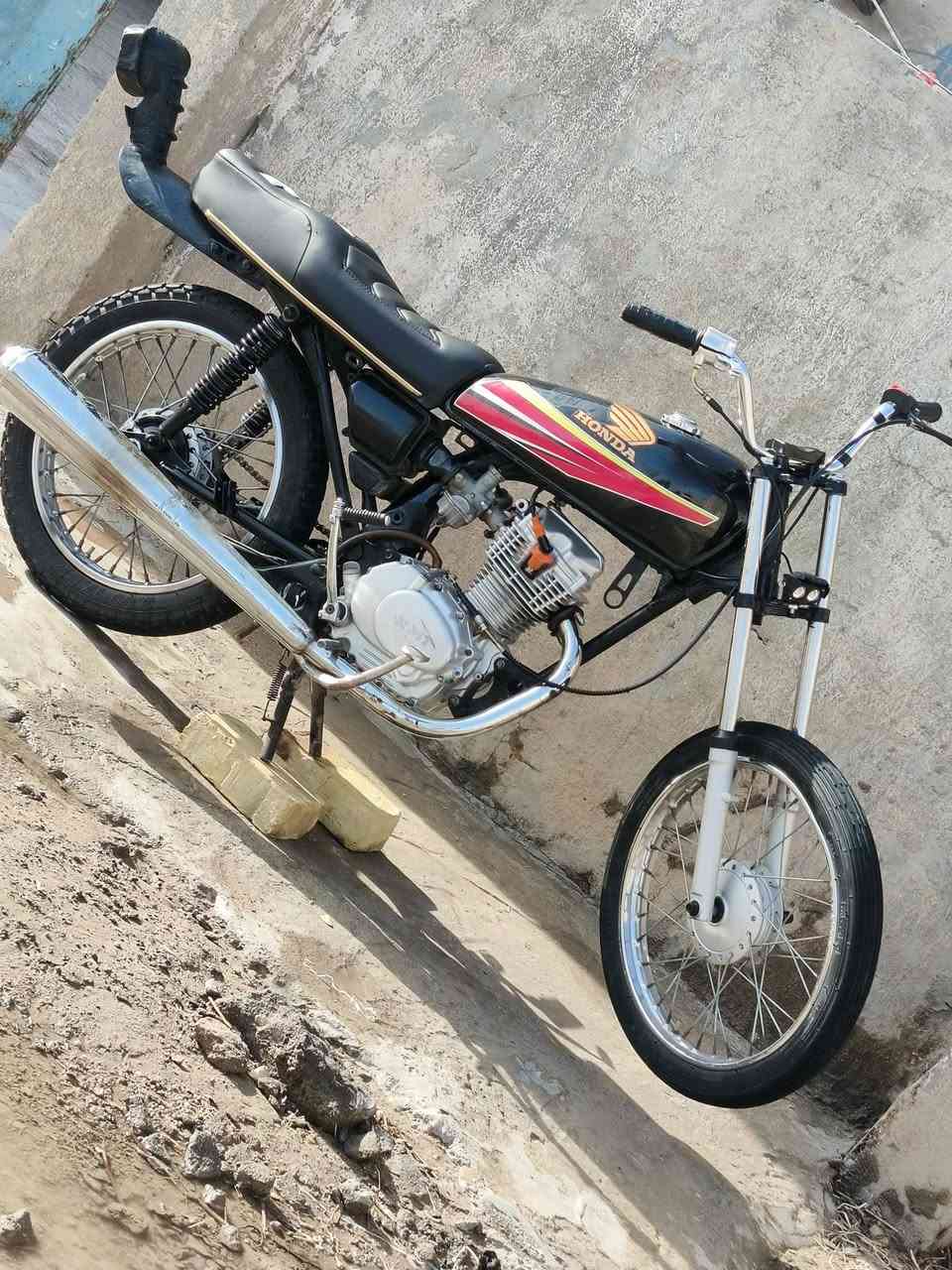 البيع ب500بيها مجال حك جية مكاني الغراف هاذا رقمي *********** مكينة خرسة ما تنسمع �👋🏻
