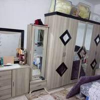 غرفه نوم • نضيفه • للبيع