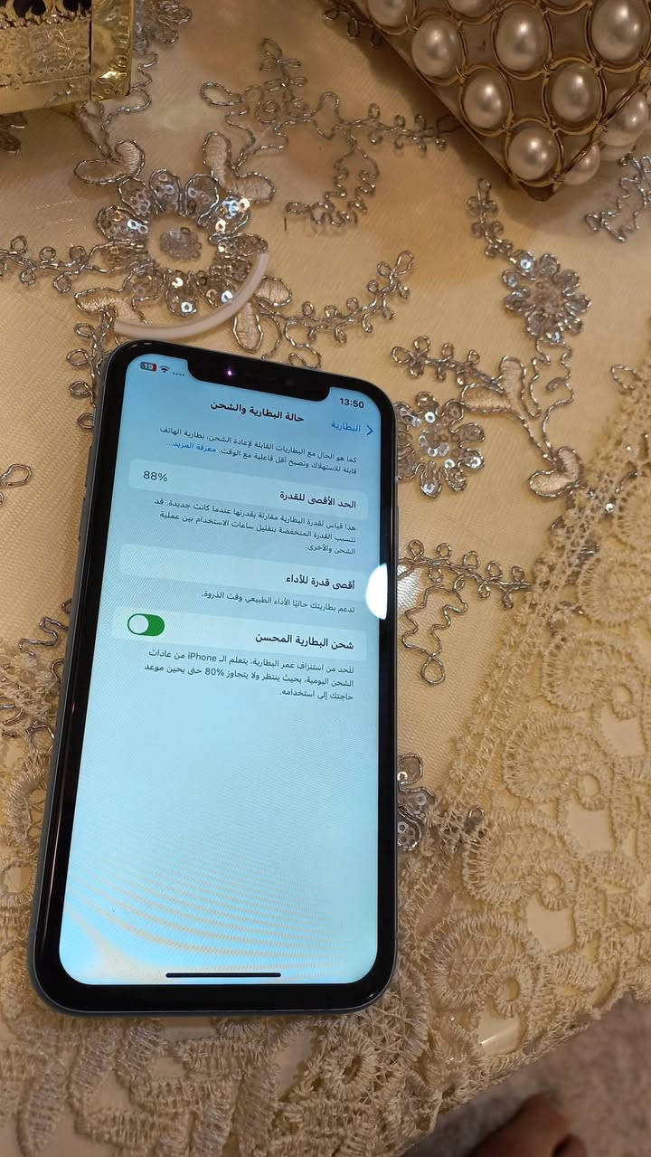 ايفون اكس ار
ذاكره 128 
بطاريه 88
جهاز عربي AHA
للبيع او مراوس 
جهاز بلادي وكله شغال سيم كرت فيس ايدي 
السعر 135
هاتف ***********
