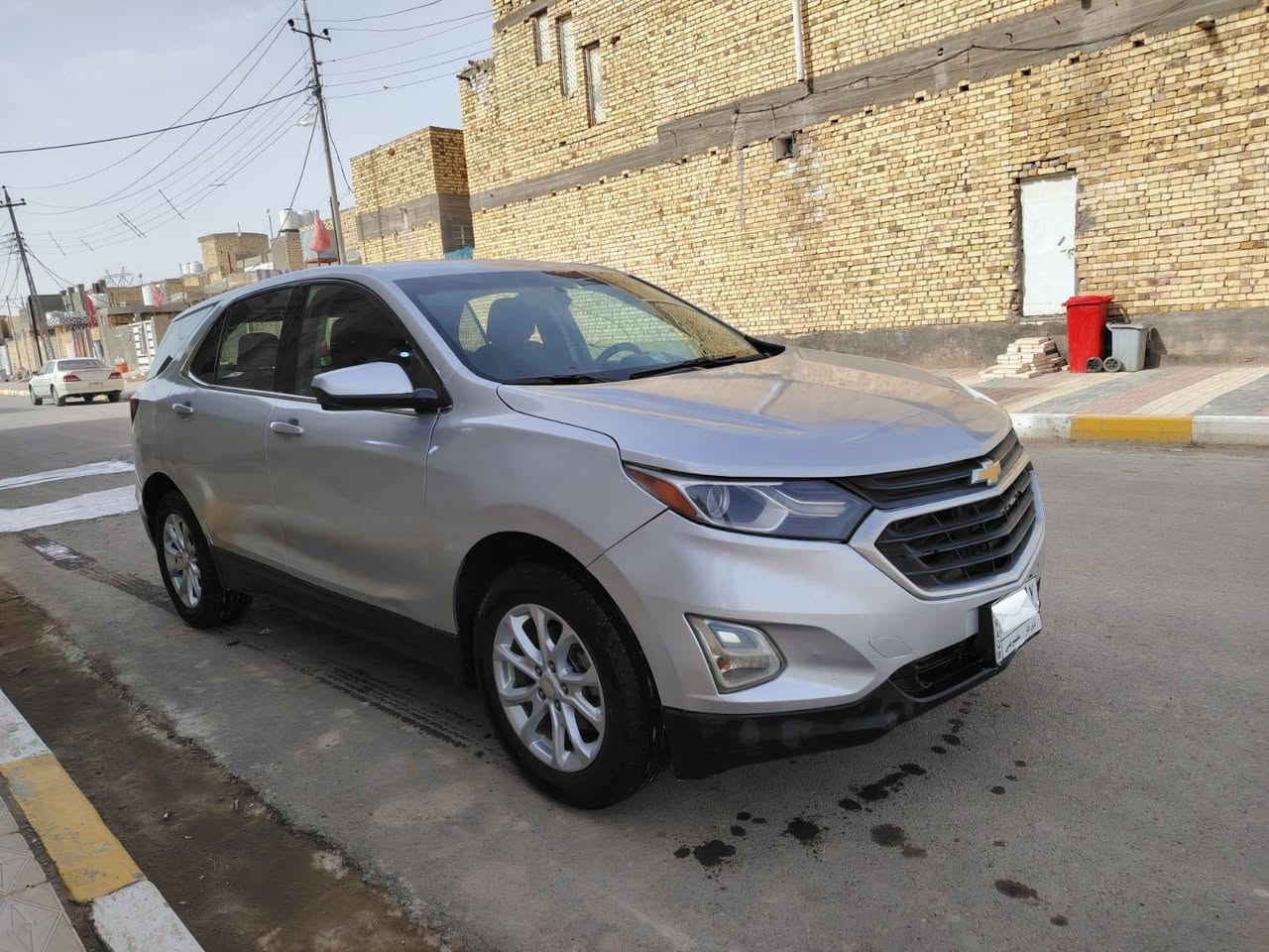 السلام عليكم ورحمة الله وبركاته 
شوفرليت كوينكس 2018 رقم ذي قار مشروع وطني تحويل ثاني يوم /امريكي تبديل جاملغ الامامي بدون ضرر داخلي ورشات تجميل قليله وصور الحادث وموجود بالصور /سياره جاهزه من كل شي محرك حداديه تخم تاير تبريد ثلاجه /ماشيه 66 فقط حقيقي /شاشه كاميرا خلفيه حساسات خلفيه /5بصمات /تحكم استيرن جهتين /السعر 115/للاستفسار الاتصال على الرقم *********** او *********** العنوان ذي قار قضاء النصر
