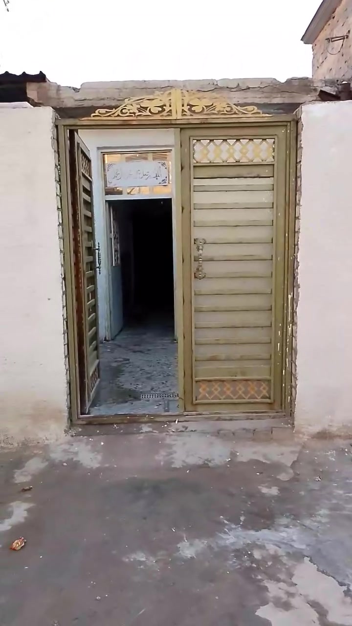 البيت للبيع التفاصيل داخل الفيديو وهذا رقمي *********** ...السعر 75وبي مجال البيت جاهز وكامل

