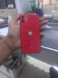 آيفون ١١ • ١٢٨ • بطارية ٨٠