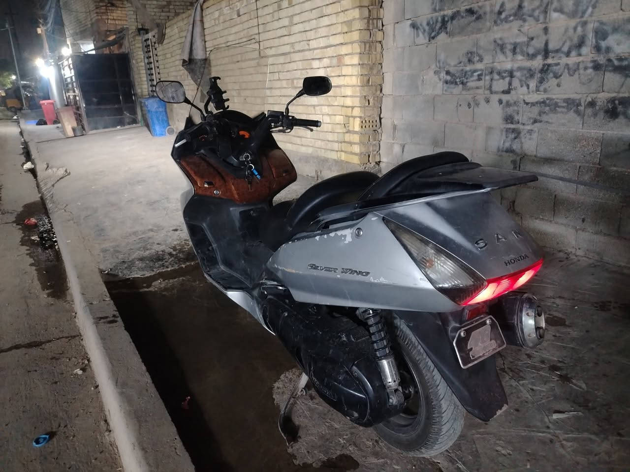 سلام عليكم سلفر ونج 600 مكينه كهربايات كفاله برعي ممخوخ بيه مثل ما موضح بل صوره بيه نقوصات بصيطه  سعر 13ونص ***********
