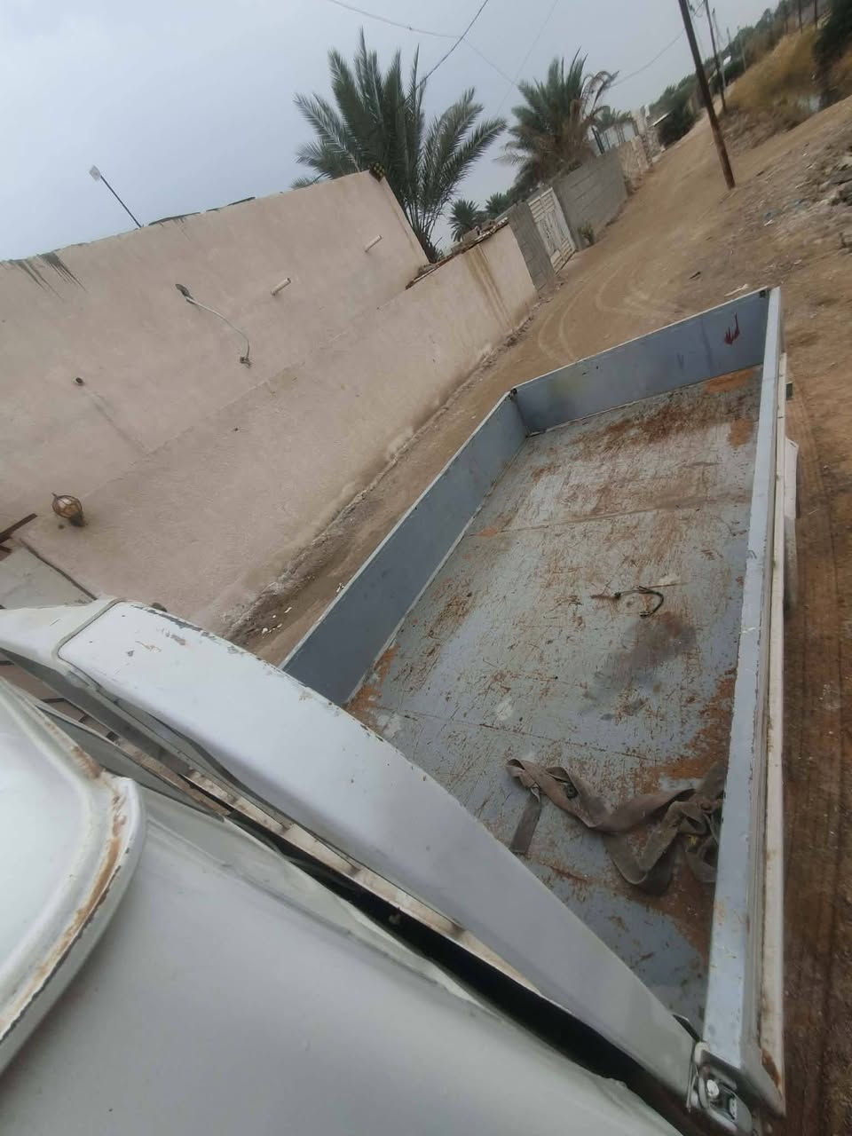 اسلام عليكم سياره كانتر البيع مديل 1992 مشروع بسمي وطني رقم كربلاء حمل كير ومكينه  (بريجو 3000) مكفوله خير من الله حداديه 70 /100 السعر 40 وبيه مجال هاذه رقمي *********** مكان سياره كربلاء طريق بغداد
