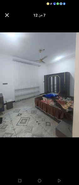 وحده سكنيه   للبيع
المساحه - 200م
السعر - 260
العنوان - مجمع العميد 
تفاصيل البناء - طابق مسلح حديث
ط1- غرفه عدد2+صاله+استقبال+مطبخ+صحيات+حديقه
ط2- غرفه فقط
العقار مطلوب 70 مليون  بيت جاهز لسكن مواجر حالين ب350 بكيفك تريده يشيل اويضل للاتصال ***********
