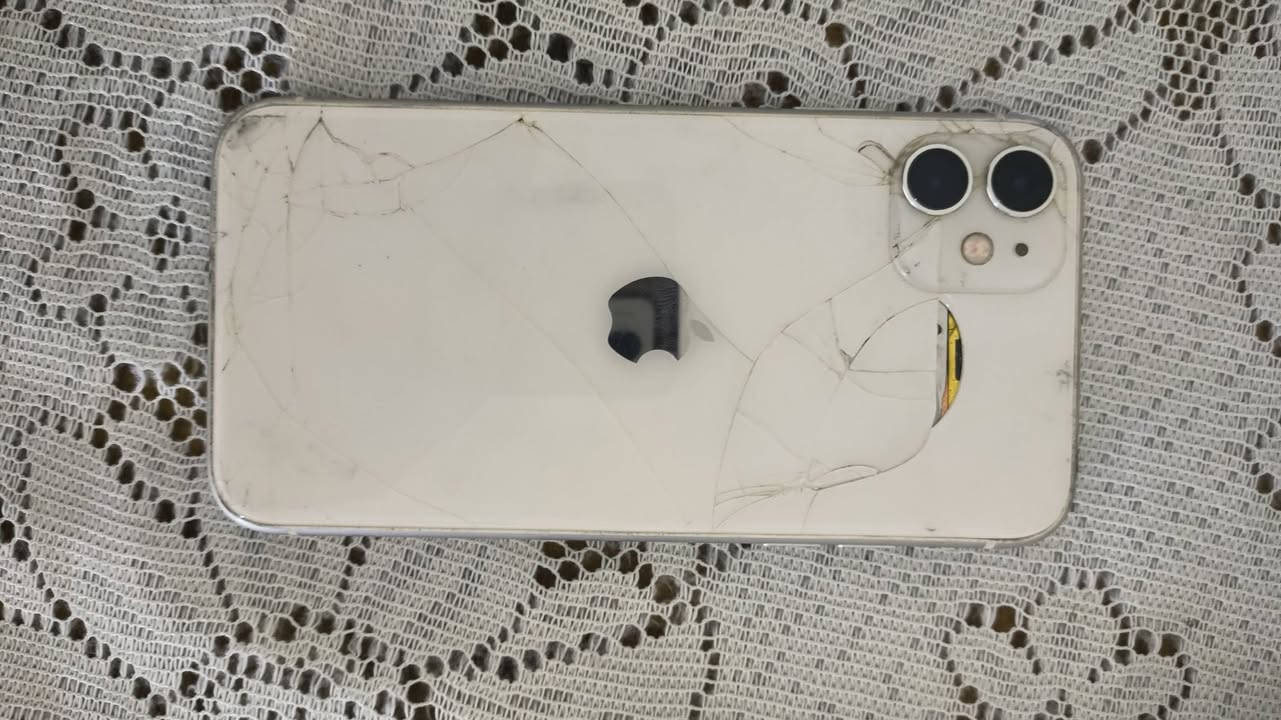 سلام عليكم جهاز 11 عادي البيع خلل السيمكرت واكف وبطاريه مبدل الشاشه اصليه بس من نفتح الجهاز طلعت الشاشه مبدله بل عدادات  150 وبي مجال


**إذا كنت صاحب هذا الإعلان وتريد حذفه لأي سبب، رجاءا أرسل رسالة إلى الدعم الفني**