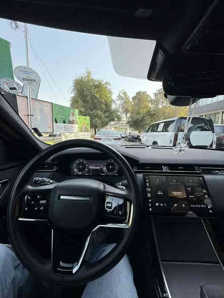 رانج روفر فيلار 2024 الشكل الجديد HSE 
p400 داينمك سته سلندر المحرك الجديد انجينيوم
السيارة ماشية 19,000 ميل 
مواصفات السيارة 
داتا شو 
سستم صوت مريديان
جكات
ويل 22 
كشنات تبريد 
كشنات خلفية كهرباء 
وبعد بيهه هواي شغلات 
السيارة دخول جديد هزه جديده 
حادث السيارة قطعة واحده بدون ايرباك 
للاستفسار ***********
مكان السيارة مجمع بوابة العراق
