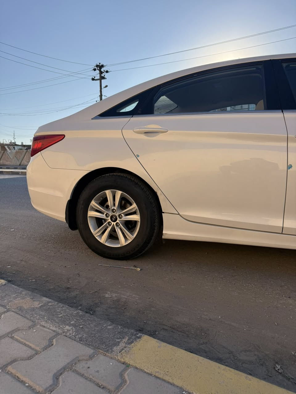 لبيع هيونداي سوناتا موديل 2011
🔹 محرك 2400
🔹 رقم أربيل دولي جديد – إنجليزي

السيارة مرتبة ونظيفة
✅ بيها مكانين بارد بالشاملغ الخلفي فقط
✅ كشرها من الخارج كلش حلو ونظيف
✅ غرفة السيارة من الداخل كلش نظيفة
✅ تبريد أمامي وخلفي (تبريدها ثلج)
✅ ويلكب
✅ السيارة جاهزة وما محتاجة شي

📍 مكان السيارة: النجف – حي الجامعة
🔍 تيجي تفحص وتشوف السيارة، بالخدمة

📞 للتواصل: ***********
