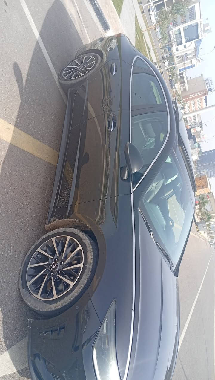 ا
لسلام عليكم  سوناتا 22 لمتد فول 
مكينه 1600 تيربو 
خمس كاميرات 
شاشة ديجيتال 
قيادة ذاتية وشفتات ب استيرن 
درايف مود و ايتو هولد 
سماعات بوس 
بنوراما خزن وضعيات قيادة
كراسي كهرباء 
تدفئة ب استيرن وكشنات 
قطعتين تبريد 
سنوية 28 
سيارة ليبل واحد مابية تبديل جاملغ وباب نفسهن مصلحات و قطعتين كلير وبارد بية جاملغ خلفي  مكاني البصرة ***********
