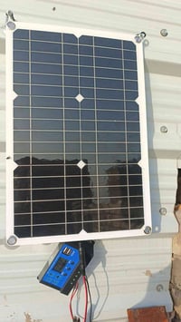 لوح طاقه شمسيه  لبيع السعر 25 07706984491