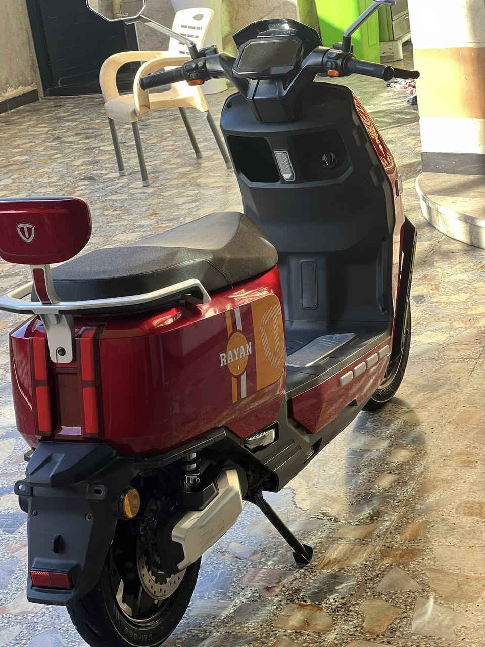 ريان وحش الكون للبيع
لون مميز
مواصفات
6 باتري
ملف 2000
80 كيلو بالشحنة الوحدة
نظام p
نظام R
نظام حماية سرقة
نظام بصمه
تربط على موبايل
قاطع دورة
نظام abs
منفذ شحن USB
مكانه بغداد العبيدي 
السعر 950
***********َ
