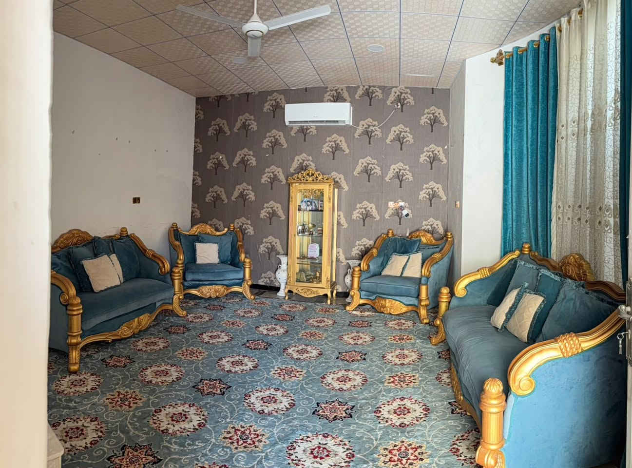 تخم قنفات
عشر مقاعد إسفنج درجه أولى  خشب الزان الثقيل الأصلي 
سعر شراء التخم خمسه مليون 
سعر البيع مع البردات و الكاربات بقياس ٦في ٤  بسعر ٧٠٠ و بي مجالي 
مكاني بصره التنومه الاكوات


**إذا كنت صاحب هذا الإعلان وتريد حذفه لأي سبب، رجاءا أرسل رسالة إلى الدعم الفني**