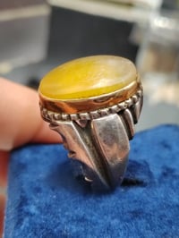 عقيق يماني • اصفر قديم • غير معالج